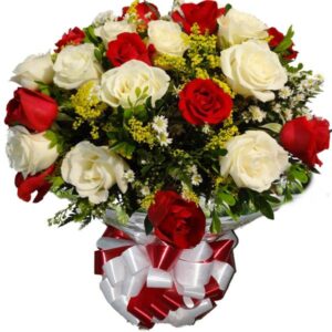Buquê com 12 Rosas Brancas e Vermelhas