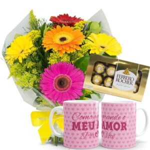 Mini buquê com 6 Gérberas Coloridas+Chocolate 8un+Caneca Rosa "Como é grande..."