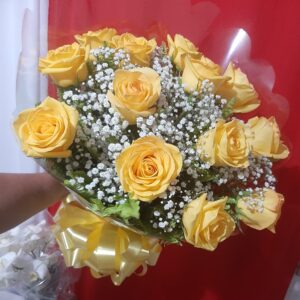 Buquê com 12 Rosas Amarelas