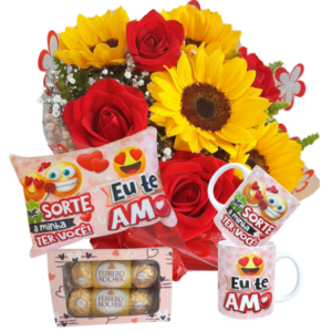 Mini Buquê com 4 Rosas Vermelhas e 4 Girassóis+1Caneca Políme 325ml+Almofada 20x30+Chocolate 6un
