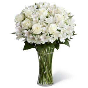 Arranjo no vaso P com 6 Rosas Branca e Astromélias Brancas
