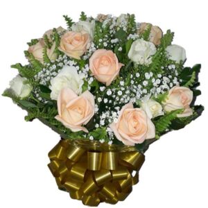 Buquê com 12 Rosas Chá e Branca