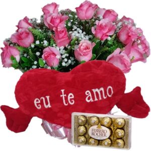 Buquê 12 Rosas cor Rosa+Chocolate 12un+Coração Pelúcia "Eu Te Amo" 62x34