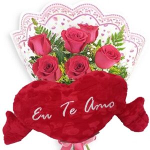Mini Buque com 6 Rosas Vermelhas+Coração Pelúcia Eu te Amo 62x34