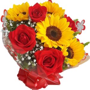Buquê com 4 Rosas Vermelhas e 4 Girassóis